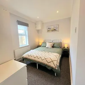  Apartment Bournemouth Beach Apartment