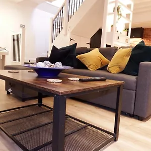  Apartment Newly Renovated Stunning Warehouse